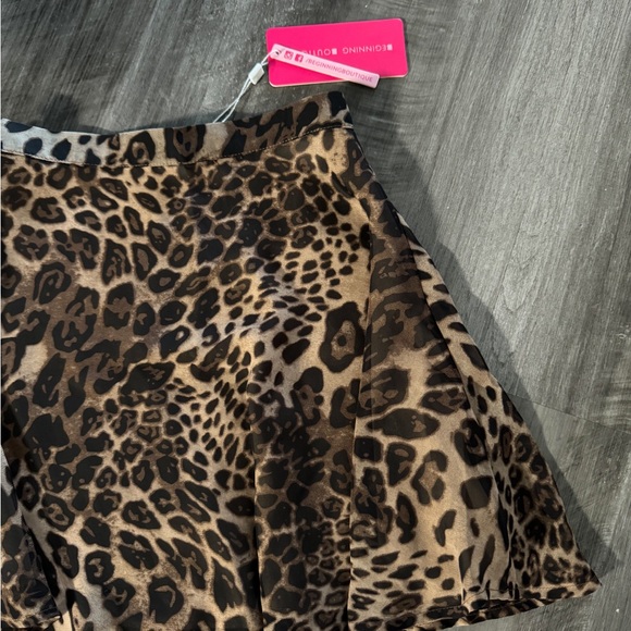 Flared skirt - Picture 2 of 3